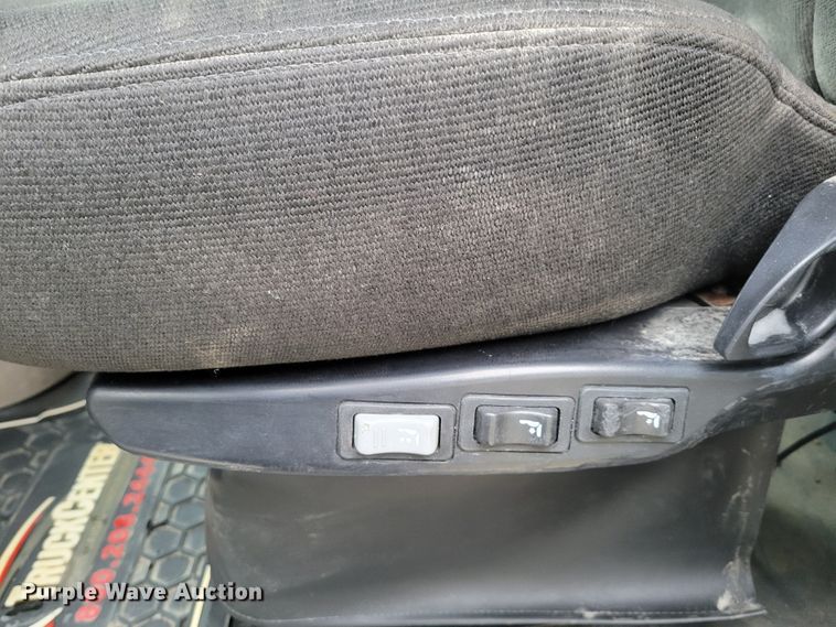 image for item DM8144 2015 Freightliner Cascadia  semi truck