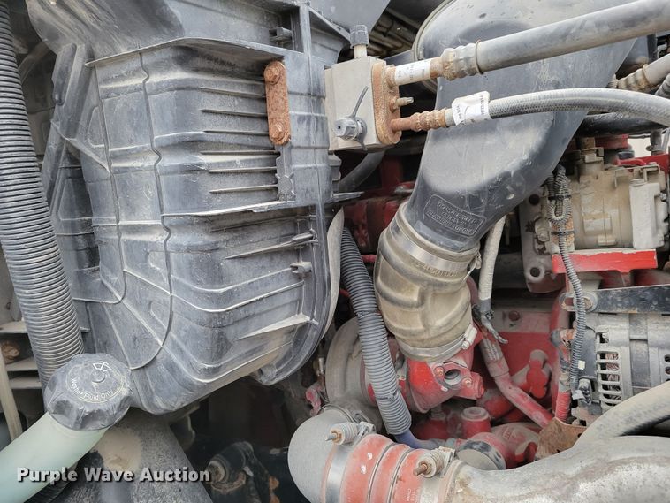 image for item DM8144 2015 Freightliner Cascadia  semi truck