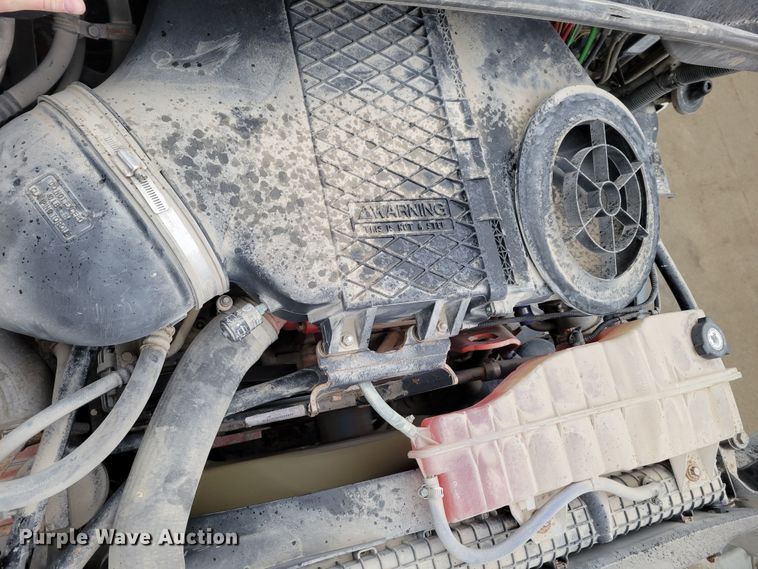 image for item DM8144 2015 Freightliner Cascadia  semi truck