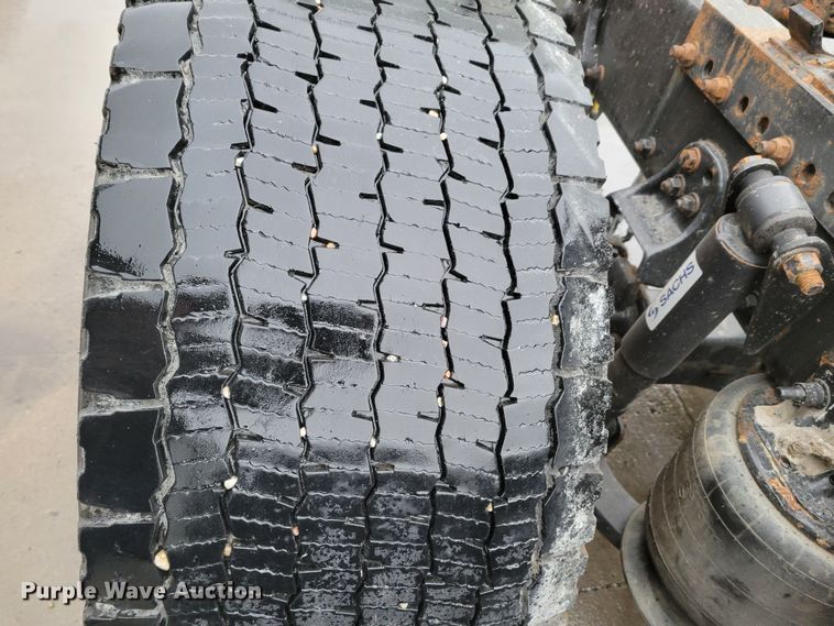 image for item DM8144 2015 Freightliner Cascadia  semi truck