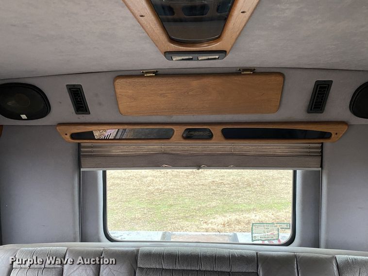 image for item DN8108 1999 Peterbilt 330 flatbed truck