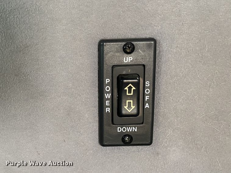 image for item DN8108 1999 Peterbilt 330 flatbed truck