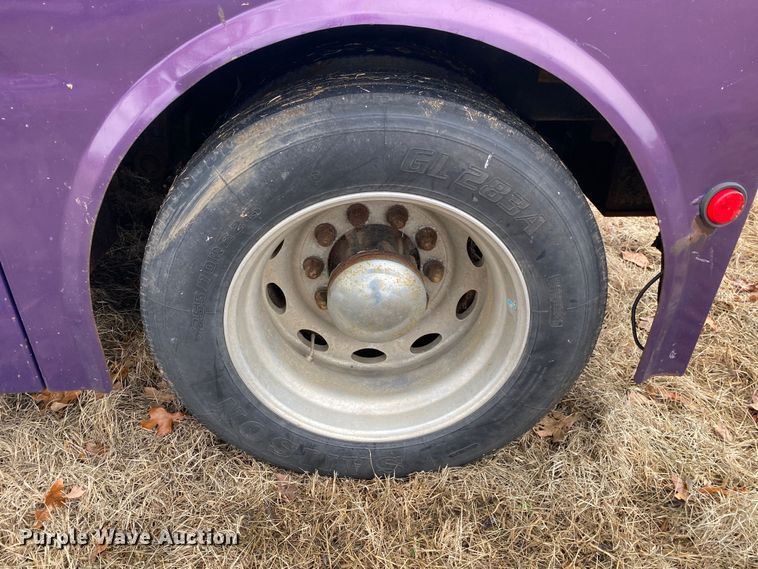 image for item DN8108 1999 Peterbilt 330 flatbed truck