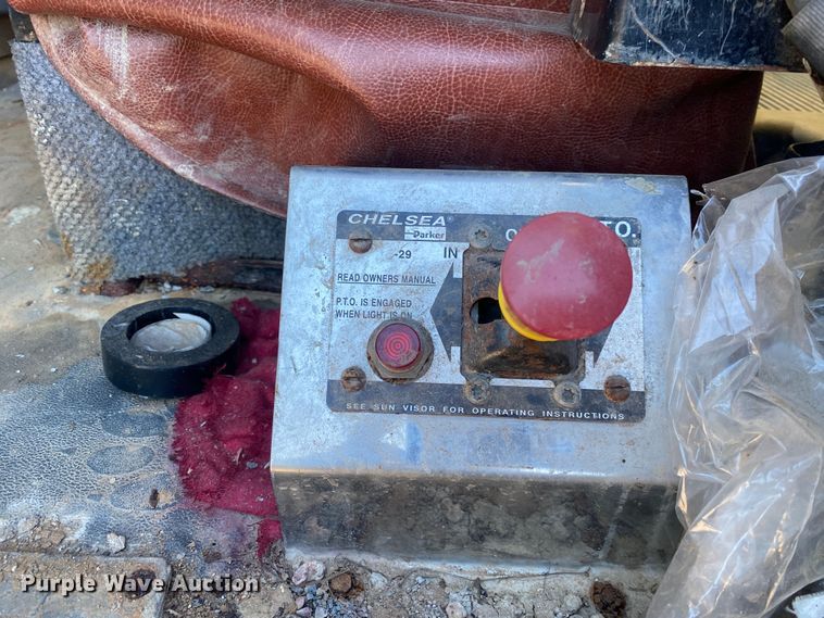 image for item DN8129 2009 Mack CHU613  semi truck