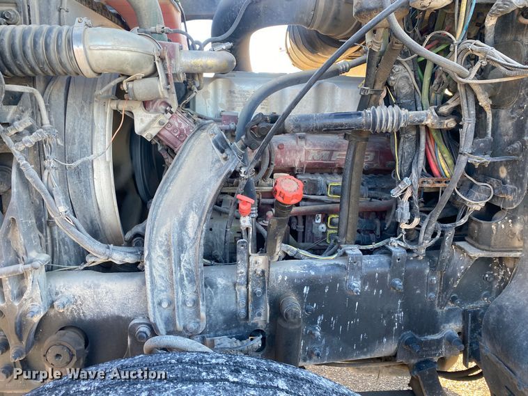 image for item DN8129 2009 Mack CHU613  semi truck