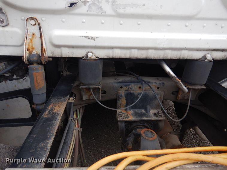 image for item DO1647 2014 Freightliner Cascadia 125  semi truck