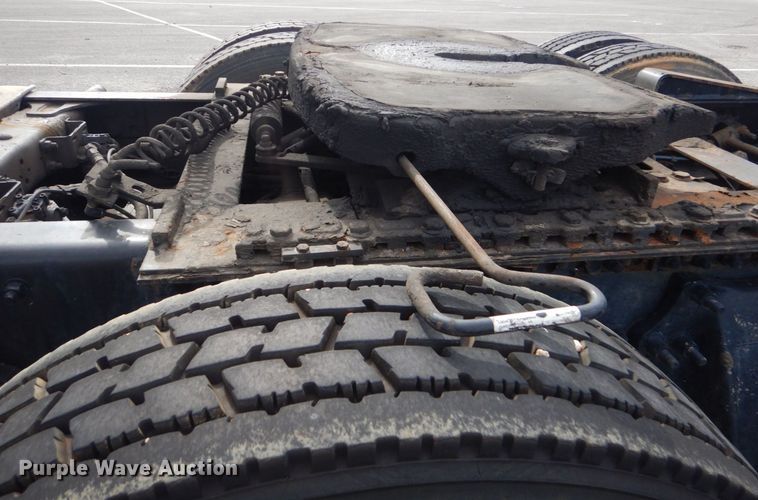 image for item DO1647 2014 Freightliner Cascadia 125  semi truck