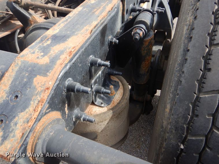 image for item DO1647 2014 Freightliner Cascadia 125  semi truck