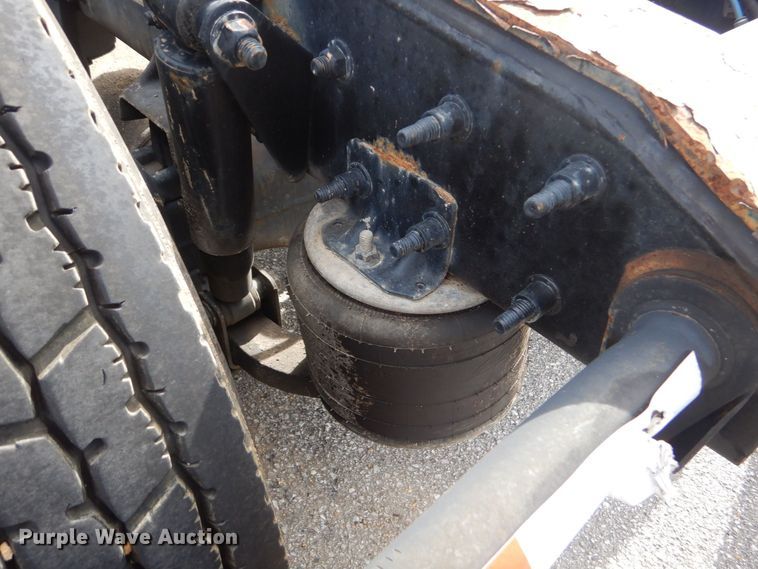 image for item DO1647 2014 Freightliner Cascadia 125  semi truck