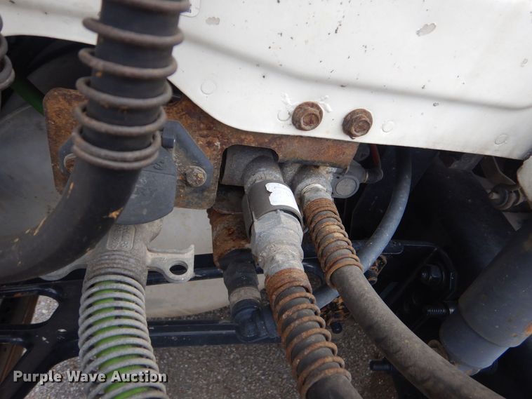 image for item DO1647 2014 Freightliner Cascadia 125  semi truck