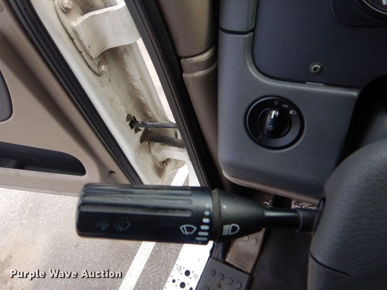 image for item DO1647 2014 Freightliner Cascadia 125  semi truck