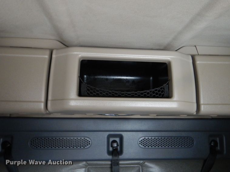 image for item DO1647 2014 Freightliner Cascadia 125  semi truck