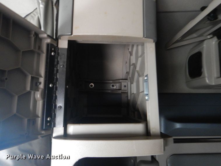 image for item DO1647 2014 Freightliner Cascadia 125  semi truck