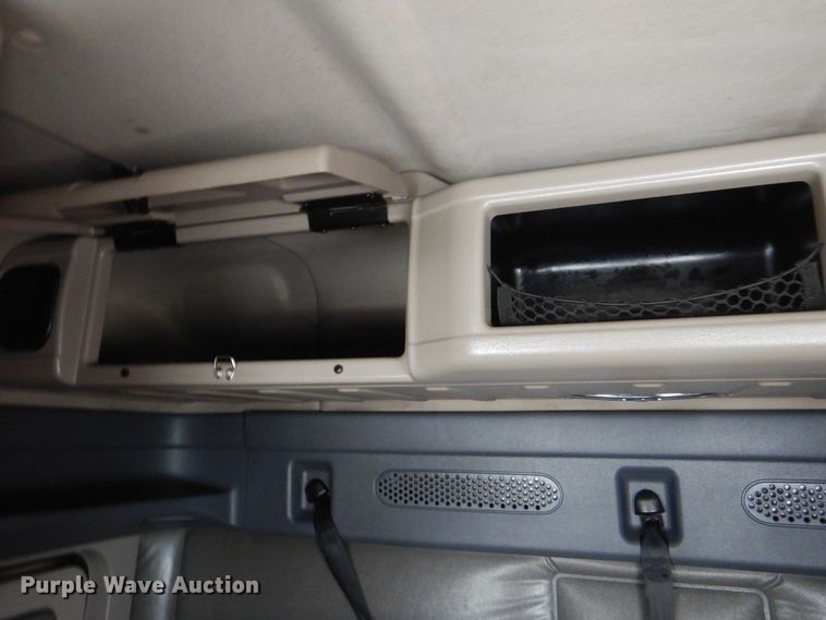 image for item DO1647 2014 Freightliner Cascadia 125  semi truck