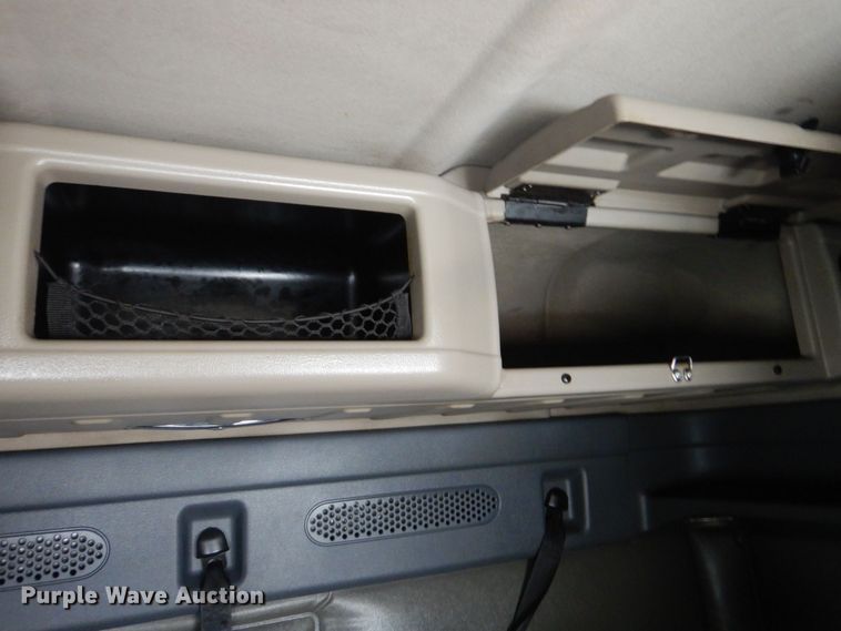 image for item DO1647 2014 Freightliner Cascadia 125  semi truck