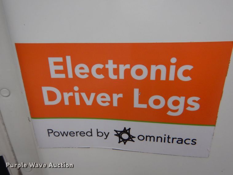 image for item DO1647 2014 Freightliner Cascadia 125  semi truck