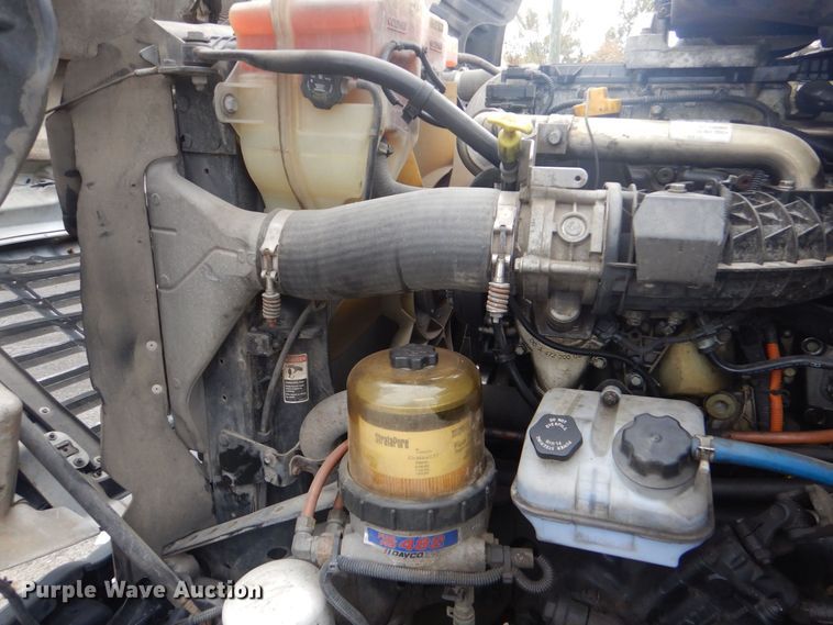 image for item DO1647 2014 Freightliner Cascadia 125  semi truck