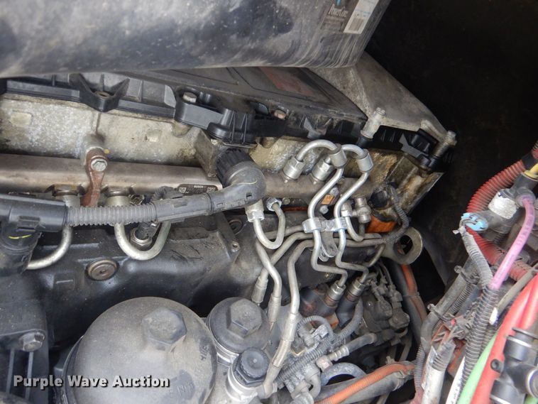 image for item DO1647 2014 Freightliner Cascadia 125  semi truck