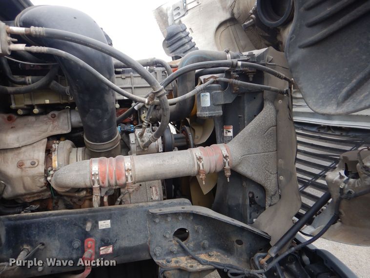 image for item DO1647 2014 Freightliner Cascadia 125  semi truck