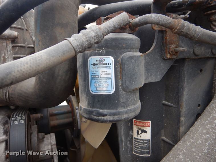 image for item DO1647 2014 Freightliner Cascadia 125  semi truck