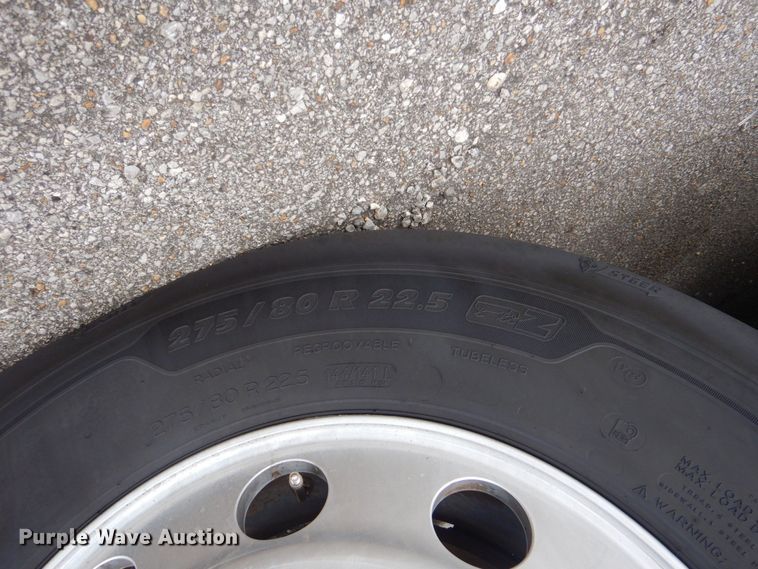 image for item DO1647 2014 Freightliner Cascadia 125  semi truck