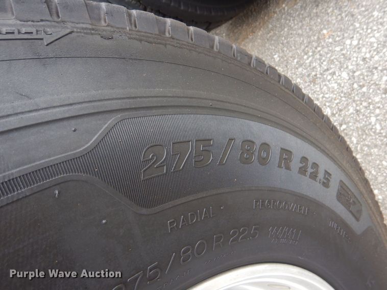 image for item DO1647 2014 Freightliner Cascadia 125  semi truck