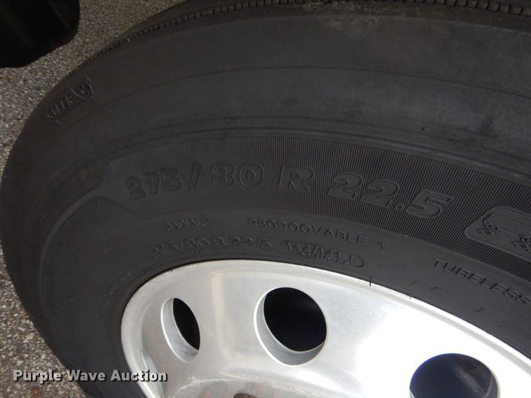 image for item DO1647 2014 Freightliner Cascadia 125  semi truck