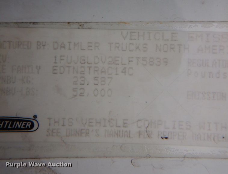 image for item DO1647 2014 Freightliner Cascadia 125  semi truck