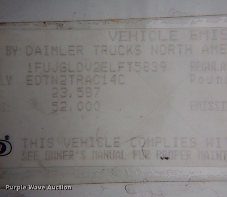 image for item DO1647 2014 Freightliner Cascadia 125  semi truck