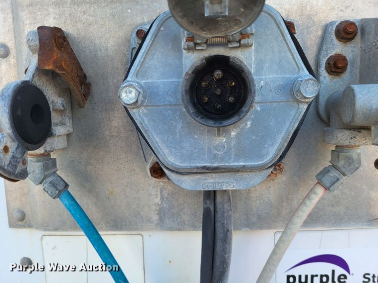 image for item DO3524 2006 Stoughton AVW-535T-S-C-AR  dry van trailer