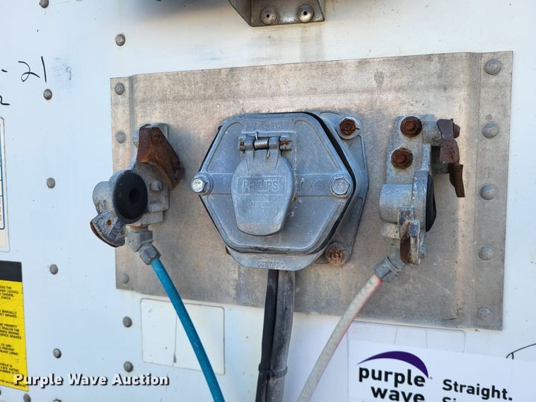 image for item DO3524 2006 Stoughton AVW-535T-S-C-AR  dry van trailer