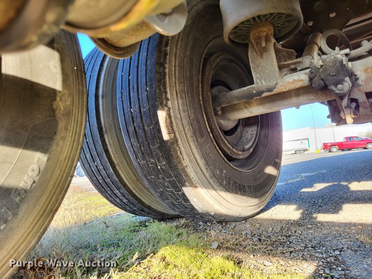 image for item DO3524 2006 Stoughton AVW-535T-S-C-AR  dry van trailer