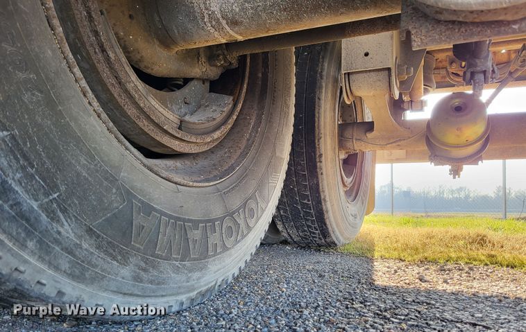 image for item DO3524 2006 Stoughton AVW-535T-S-C-AR  dry van trailer