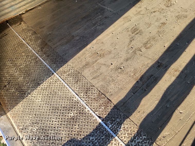 image for item DO3525 2006 Utility VS2DC  dry van trailer