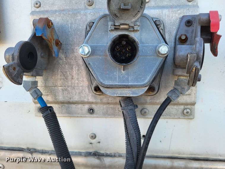 image for item DO3525 2006 Utility VS2DC  dry van trailer