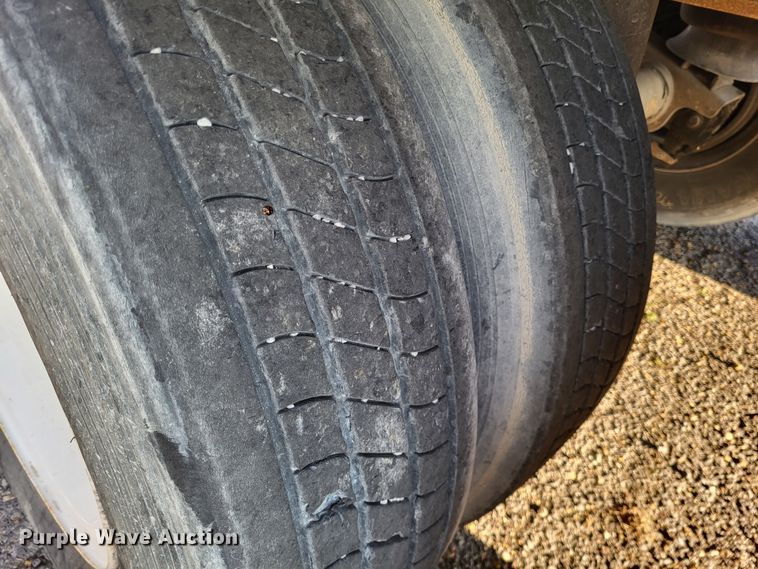 image for item DO3525 2006 Utility VS2DC  dry van trailer