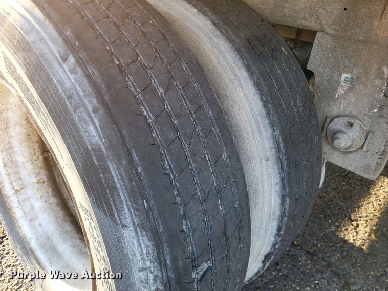 image for item DO3525 2006 Utility VS2DC  dry van trailer