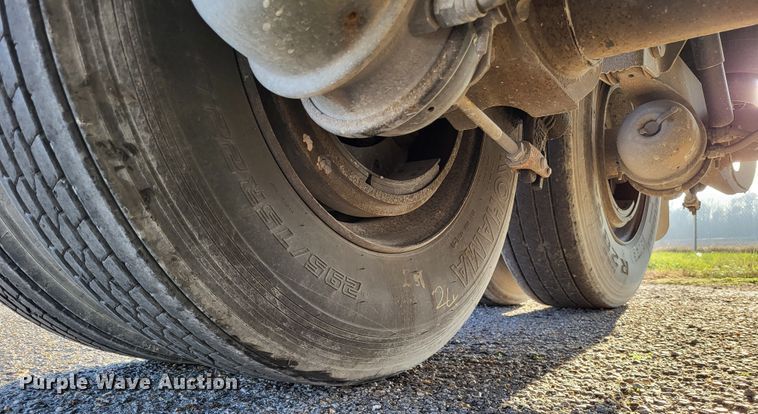 image for item DO3525 2006 Utility VS2DC  dry van trailer