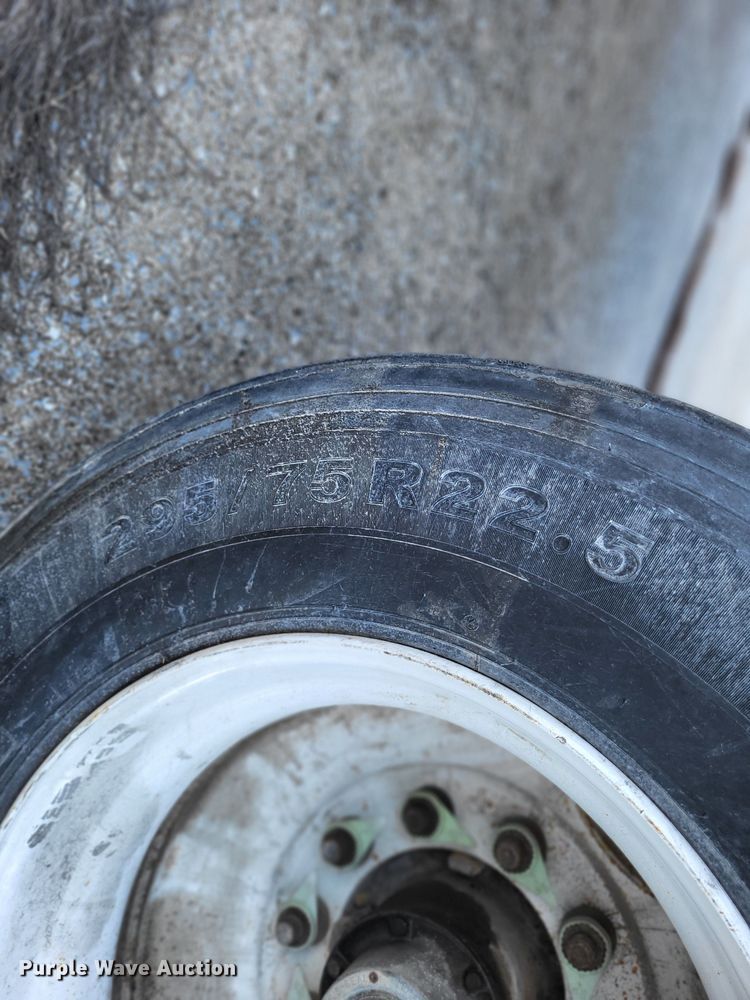 image for item DO3529 2003 Trailmobile  dry van trailer