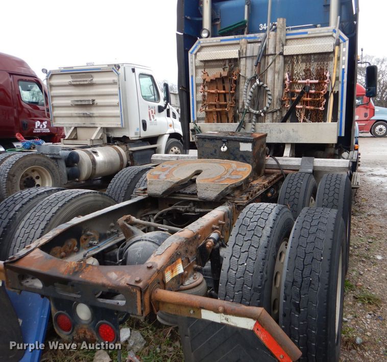 image for item DP8607 2007 Freightliner Columbia  semi truck