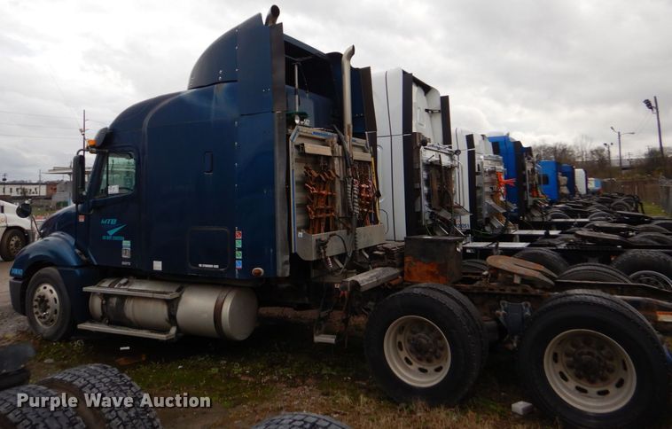 image for item DP8607 2007 Freightliner Columbia  semi truck