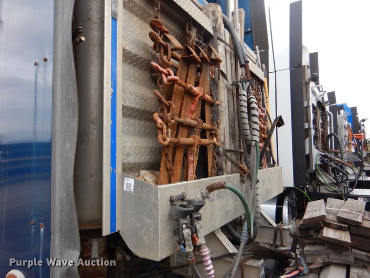 image for item DP8607 2007 Freightliner Columbia  semi truck