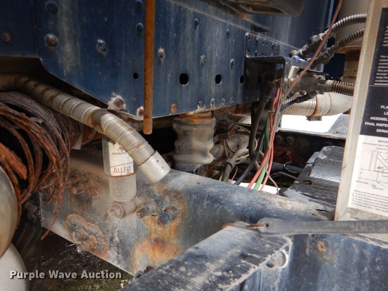 image for item DP8607 2007 Freightliner Columbia  semi truck