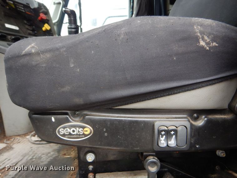 image for item DP8607 2007 Freightliner Columbia  semi truck