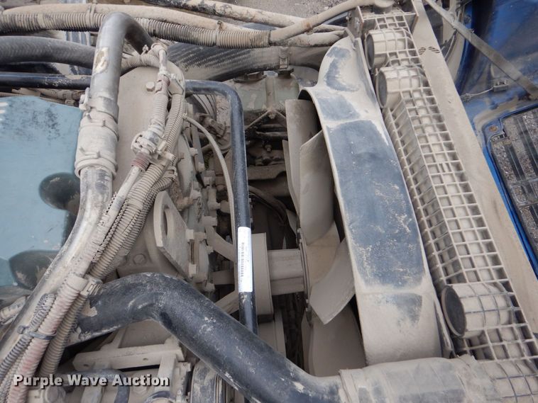 image for item DP8607 2007 Freightliner Columbia  semi truck