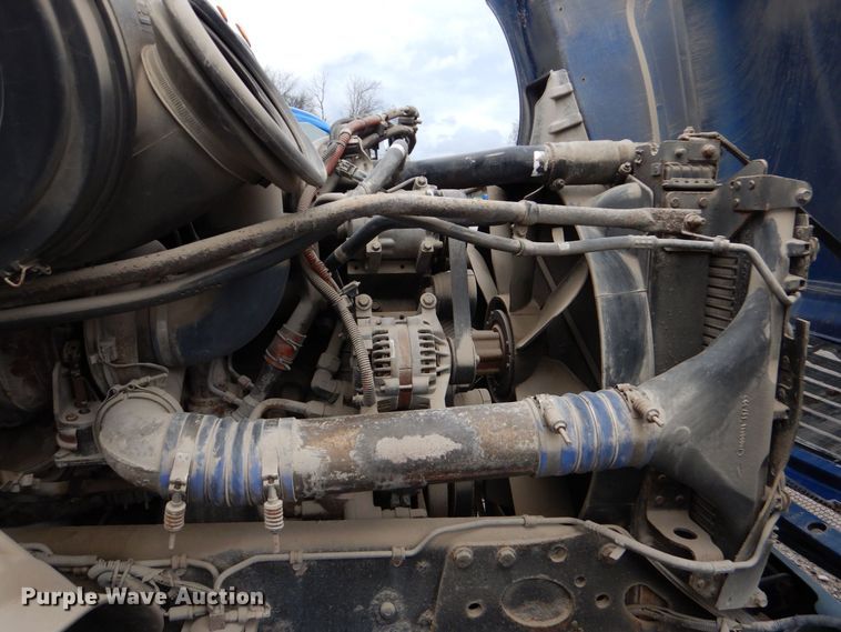 image for item DP8607 2007 Freightliner Columbia  semi truck