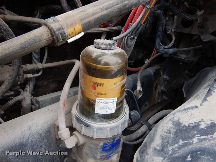 image for item DP8607 2007 Freightliner Columbia  semi truck