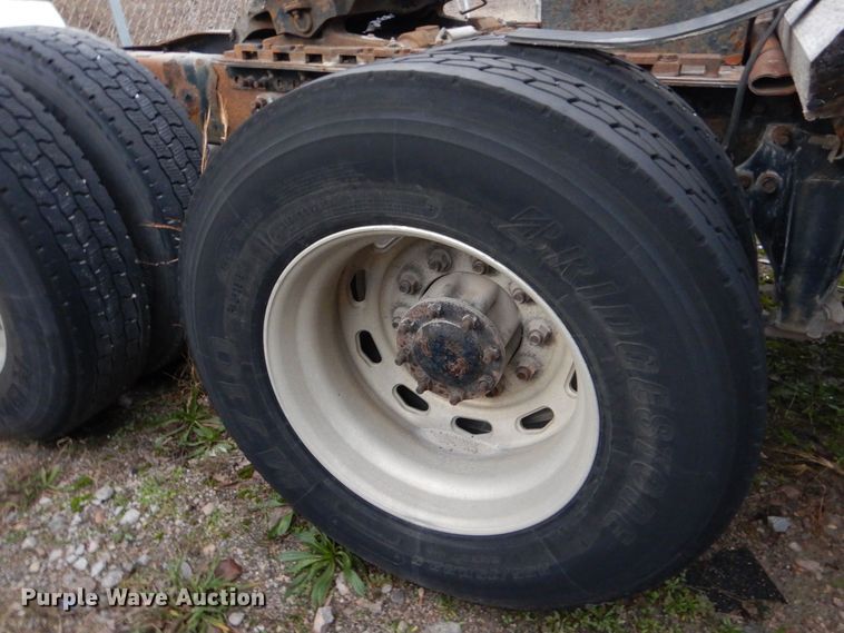 image for item DP8607 2007 Freightliner Columbia  semi truck