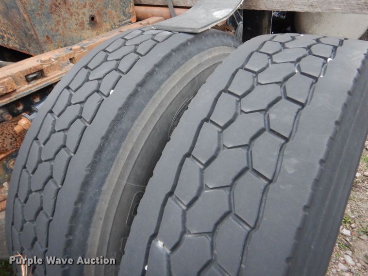 image for item DP8607 2007 Freightliner Columbia  semi truck