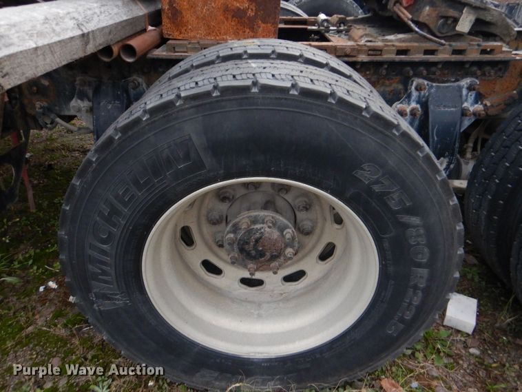 image for item DP8607 2007 Freightliner Columbia  semi truck